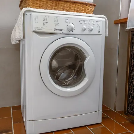 Apartamento In Iris, Con Patio Ad Uso Esclusivo, Parcheggio Privato In Giardino, In Centro Citta Senigália