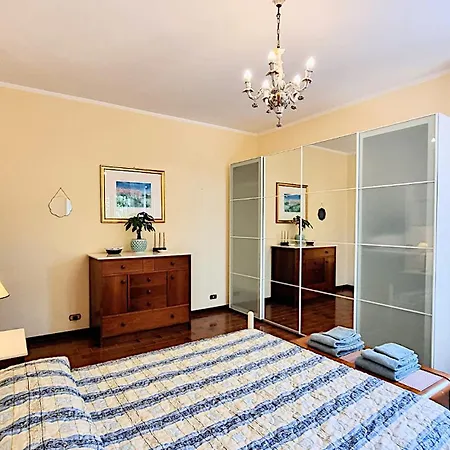 In Iris, Con Patio Ad Uso Esclusivo, Parcheggio Privato In Giardino, In Centro Citta Apartment Senigallia