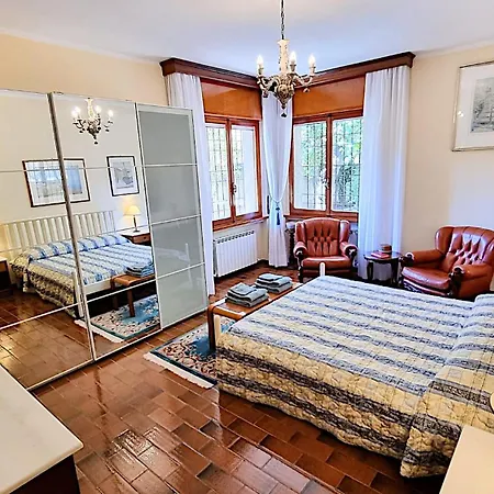In Iris, Con Patio Ad Uso Esclusivo, Parcheggio Privato In Giardino, In Centro Citta Apartment Senigallia